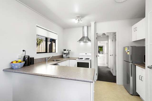 2/4 Dowse Drive Maungaraki_4