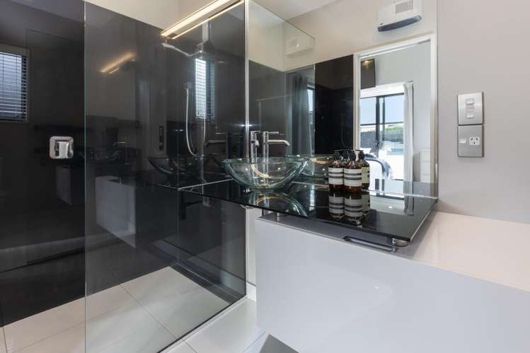 6 Waterstock Way Parklands_16