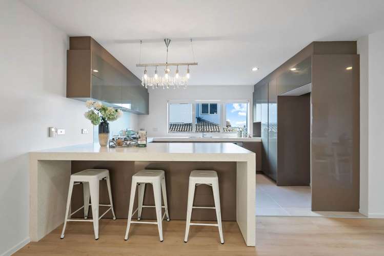 98 Medallion Drive Oteha_9