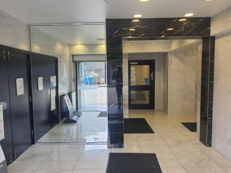 Level 4/39 Webb Street Mount Cook_6