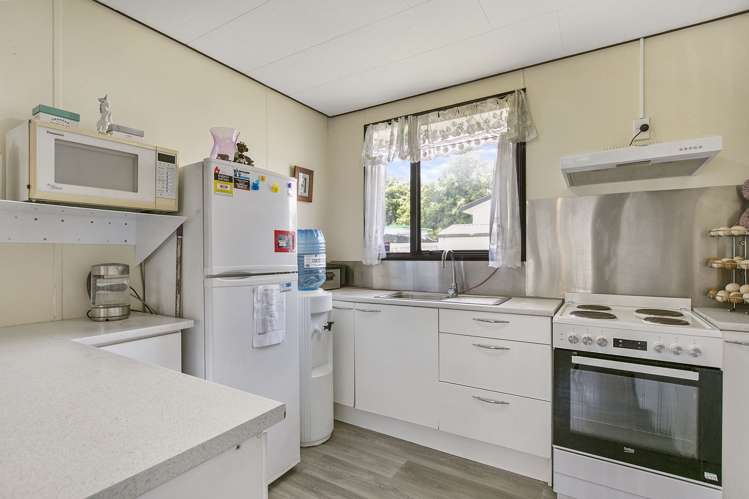 2/3 Barneys Farm Road Clendon Park_6