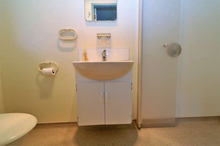 32c Lincoln Road Carterton_19