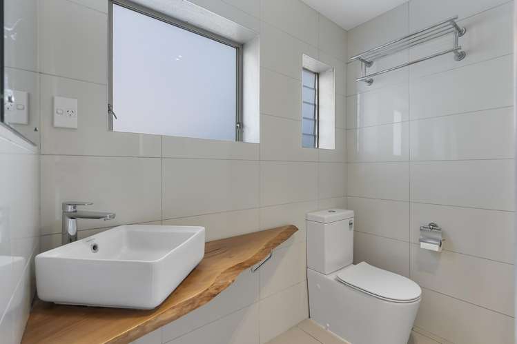 511C Ocean Road Whangamata_11