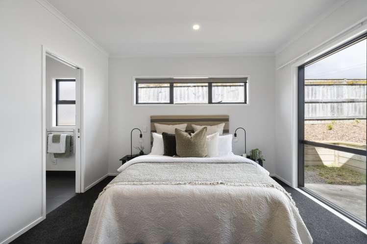 11 Coutts Way Fitzherbert_11