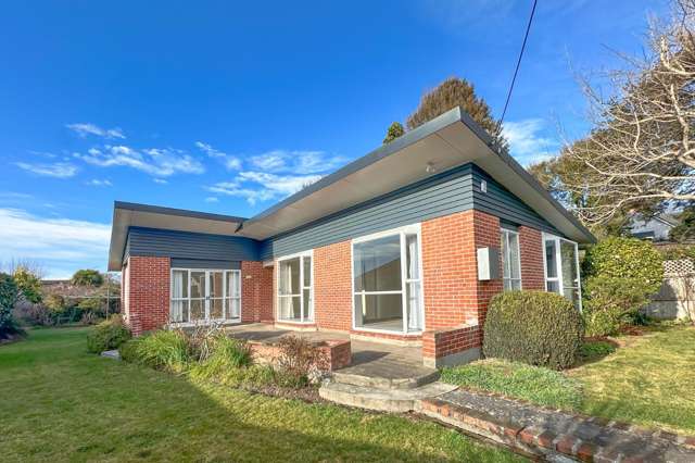 3-Bedroom Family Home in the Heart of Bishopdale Christchurch for Rent