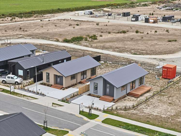 71 Burdon Loop Lake Hawea_15