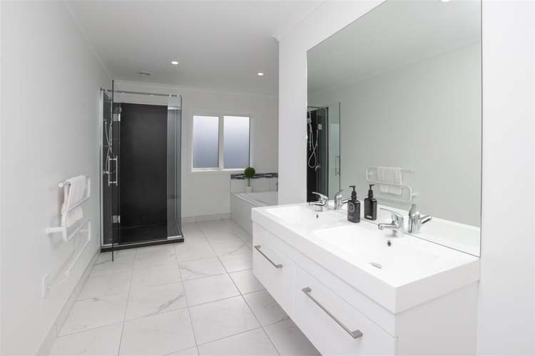 4 Squire Avenue Chartwell_14