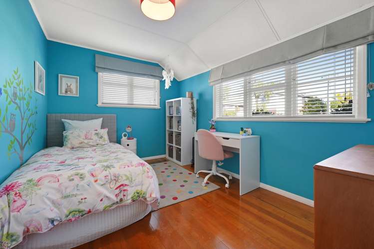 66 Castledine Crescent Glen Innes_12