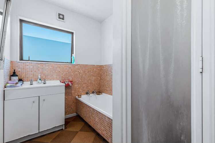 2/202 Taharepa Road Central_11