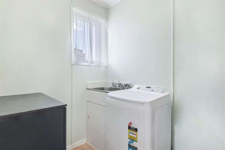 78 Solar Road Glen Eden_9