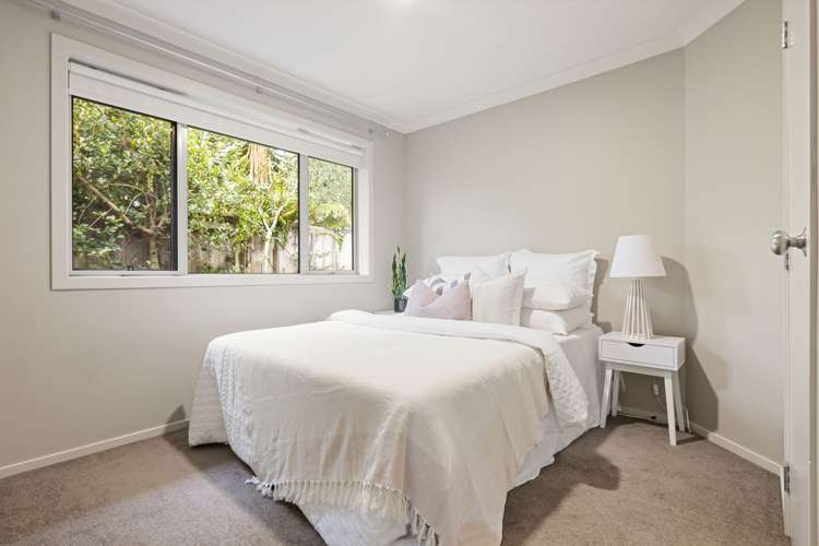 5 Camberley Way Huntington_16