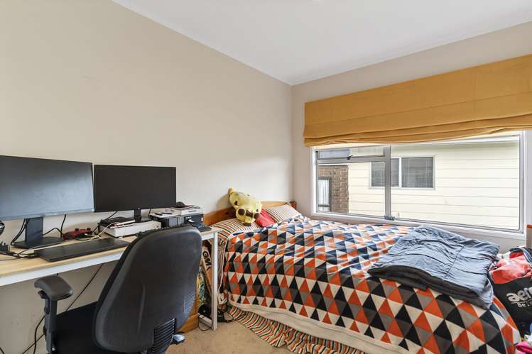 1 Ayton Drive Totara Vale_7