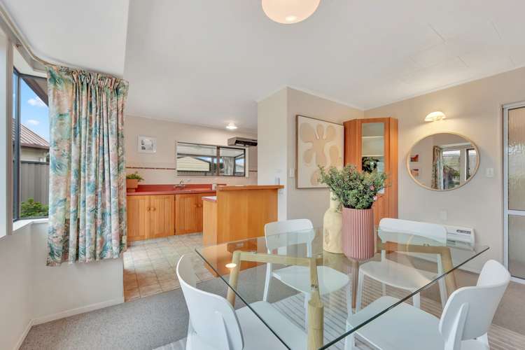 6 Helena Way The Wood_7