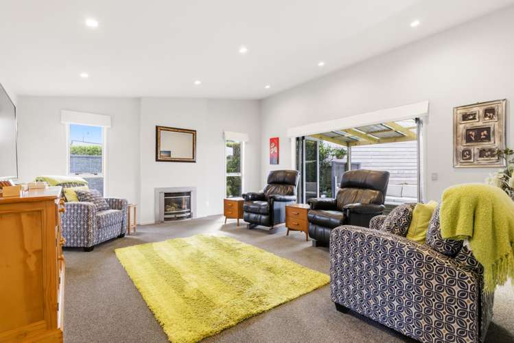 8 Lochaber Drive_1