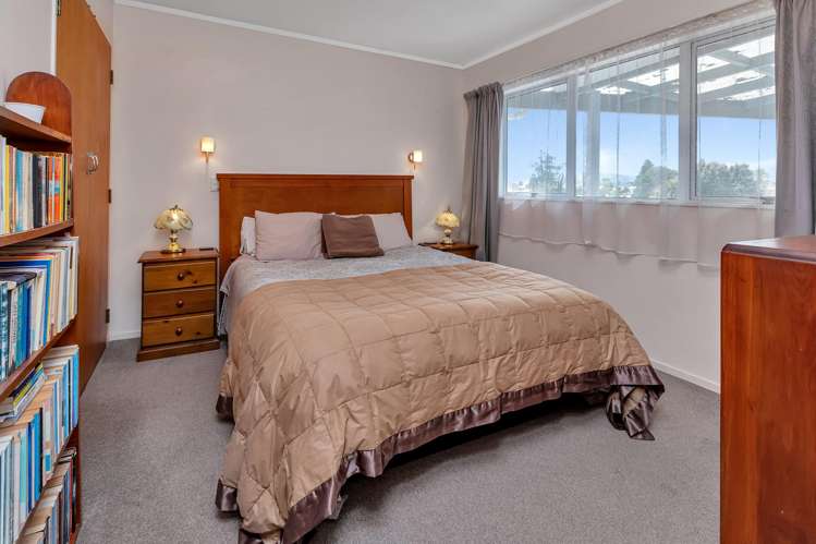 5B Robin Hood Place Onerahi_13