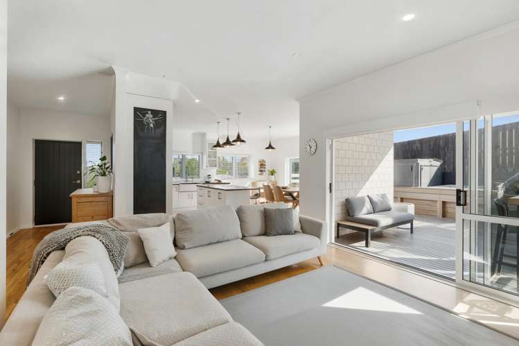 312 Birdwood Road Massey_12