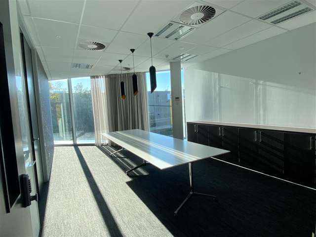 Part 1st Floor, 109 Ward Street Hamilton Central_3