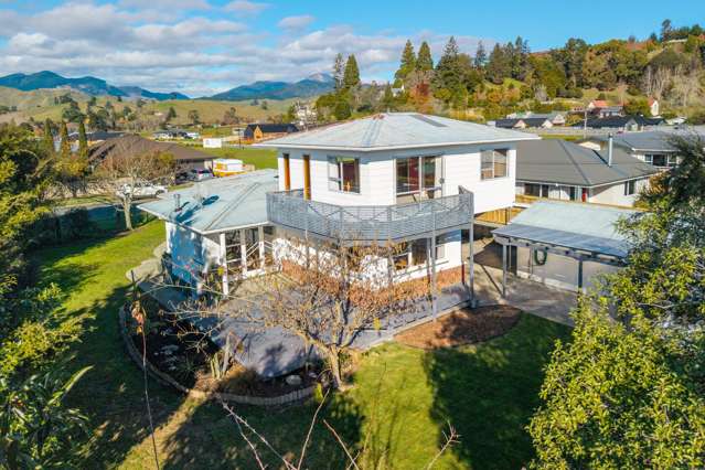 4 Beds, 2 Living, plus Office on Spacious Section