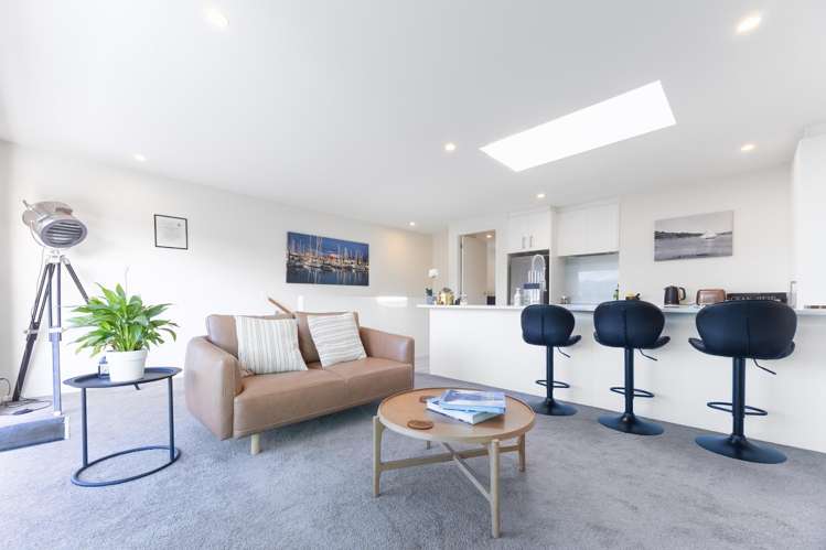 6/2 Matatua Road Raumati Beach_10