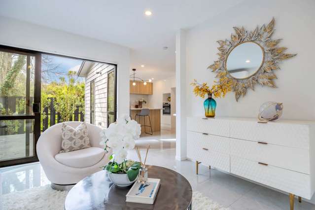 Modern Coastal Living in Mairangi Bay
