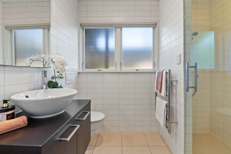 3/221 Hurstmere Road Takapuna_10