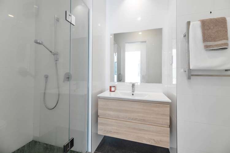 44 Biovoko Street Massey_16