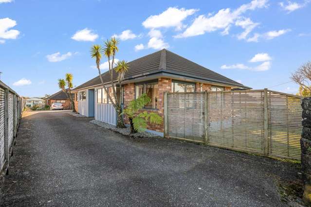 Renovated, Perfectly Positioned and ready to Move In!