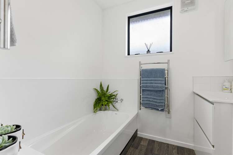 32 Hiwi Crescent Titahi Bay_12