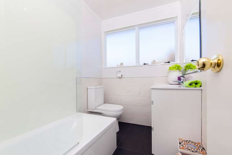 2/40 Granville Drive Massey_15