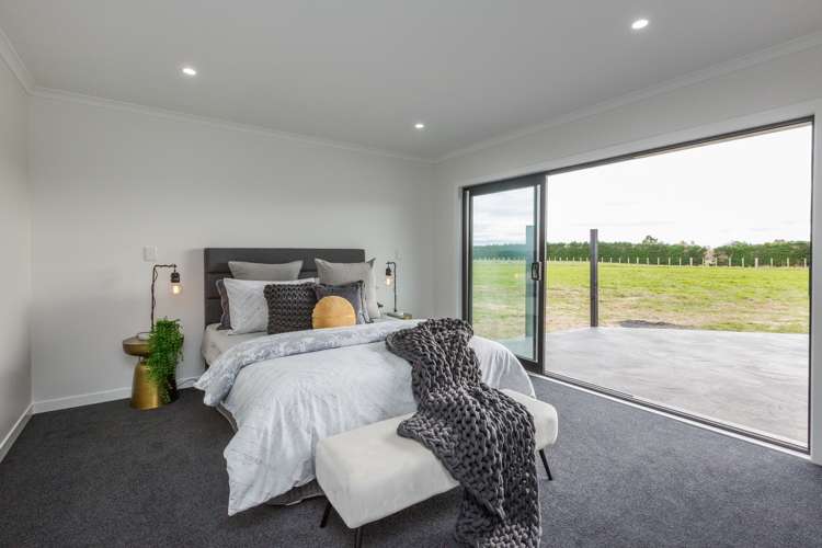 175 Spur Road West Feilding_12