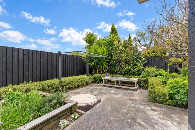12 Rene Place Sunnyhills_28