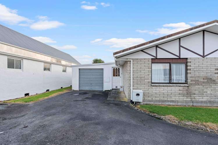 111 + 111A Hine Street New Plymouth_10
