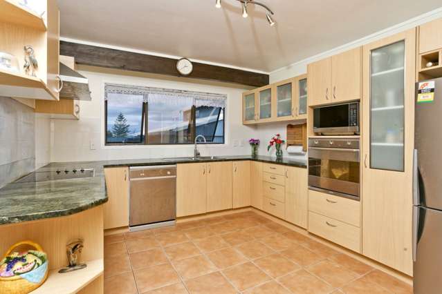 2/4 Bournemouth Terrace Murrays Bay_3