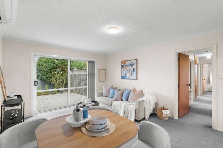 1/18 Sawtell Place Northcote_4