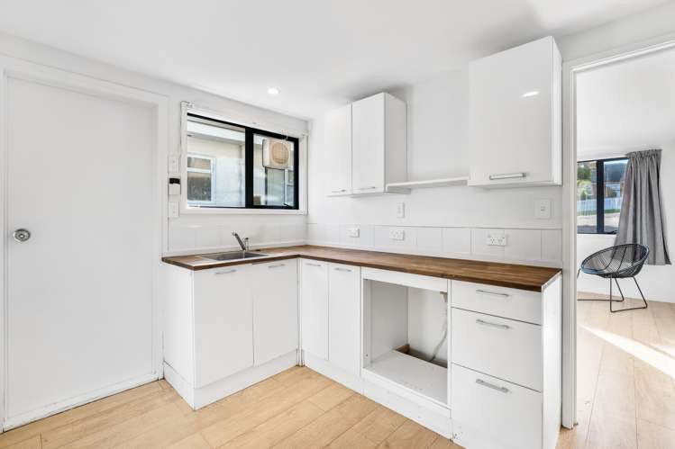 56 Savoy Road Glen Eden_19