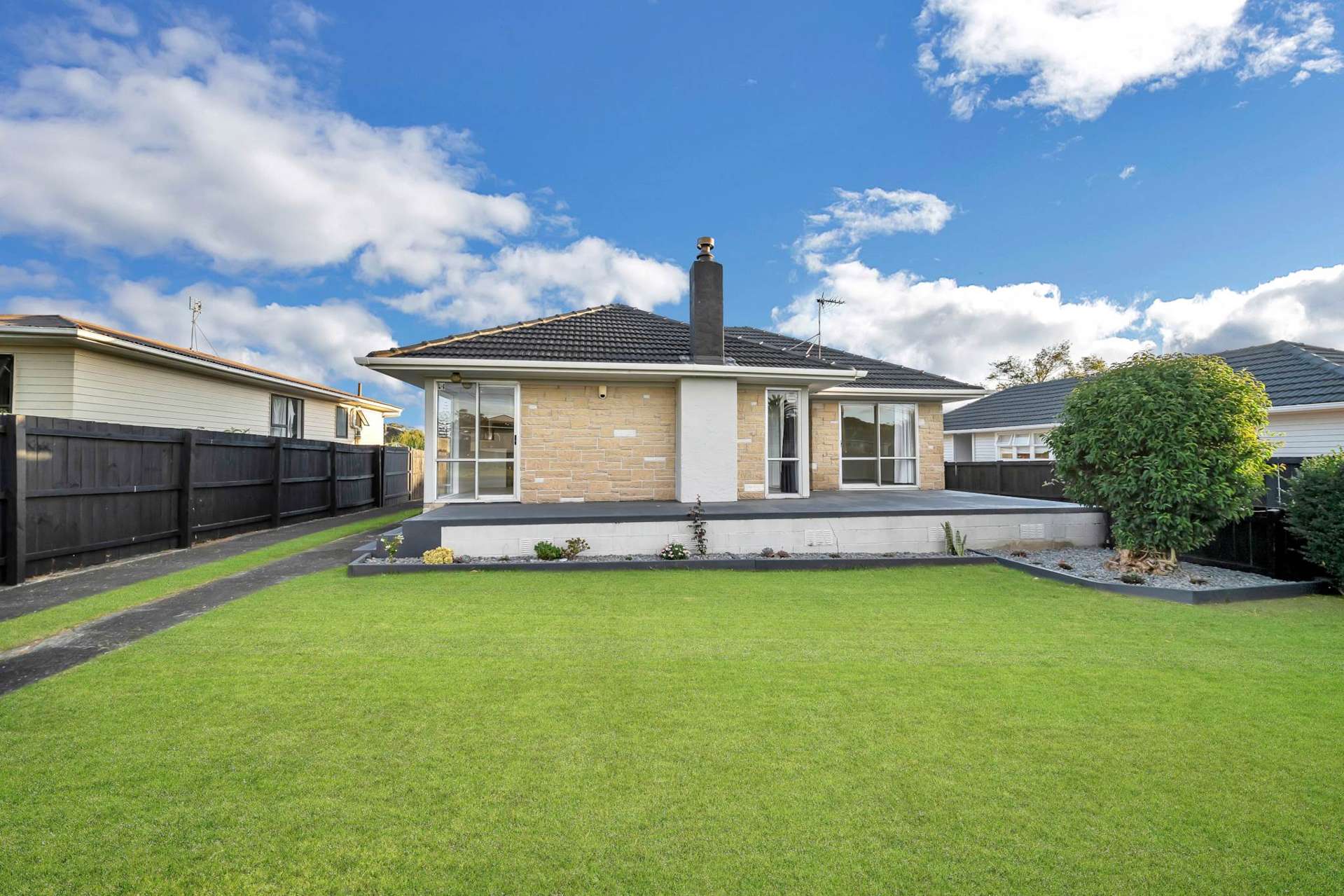 24 Laxon Avenue Otara_0