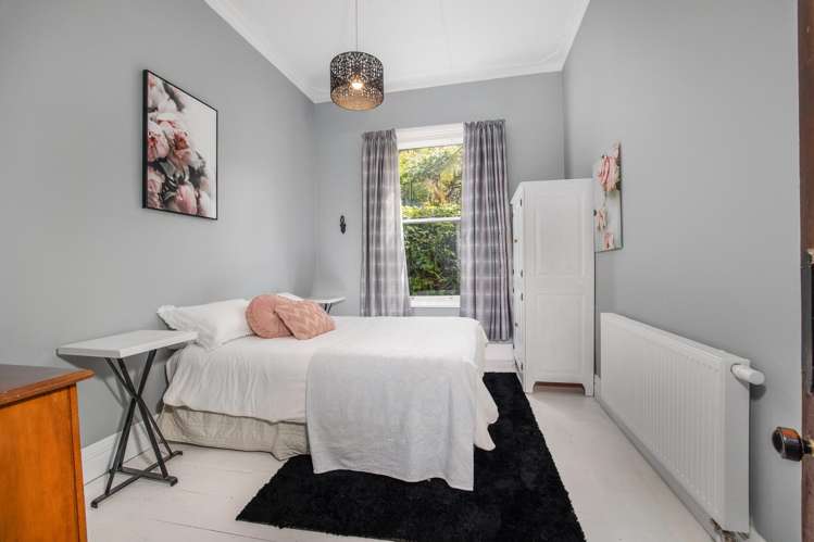 42 & 44 Crown Street North East Valley_15