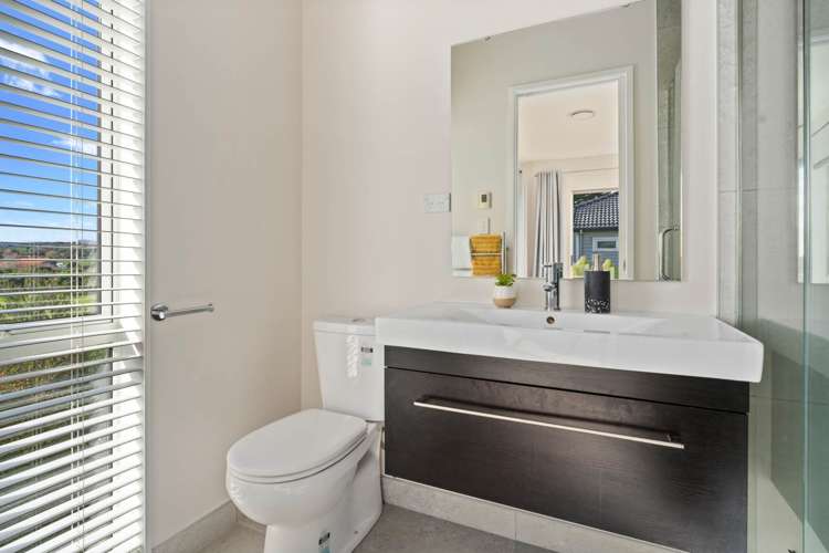 8 Bella Vista Drive Gulf Harbour_13