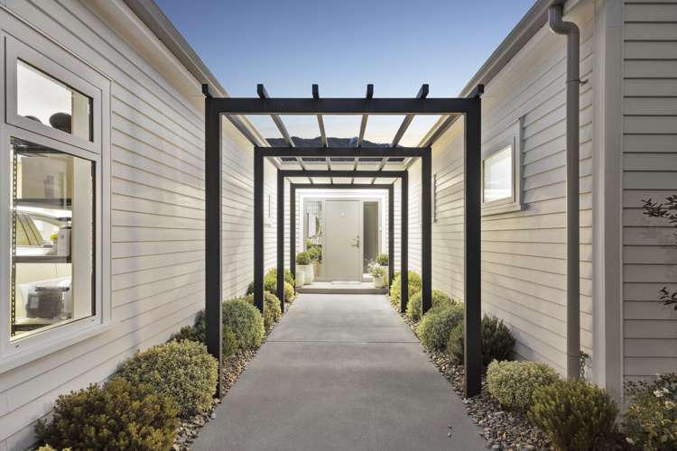 33 Little Alpha Loop Wanaka_17