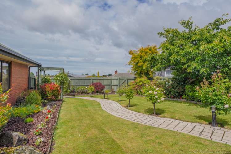 45 Pages Road Marchwiel_22