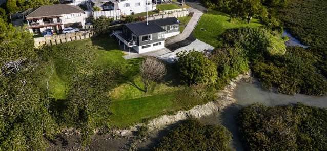 Waterfront landholding with exceptional potential