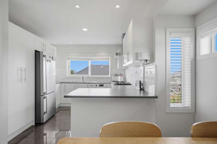 2/20 Tui Glen Road Birkenhead_7