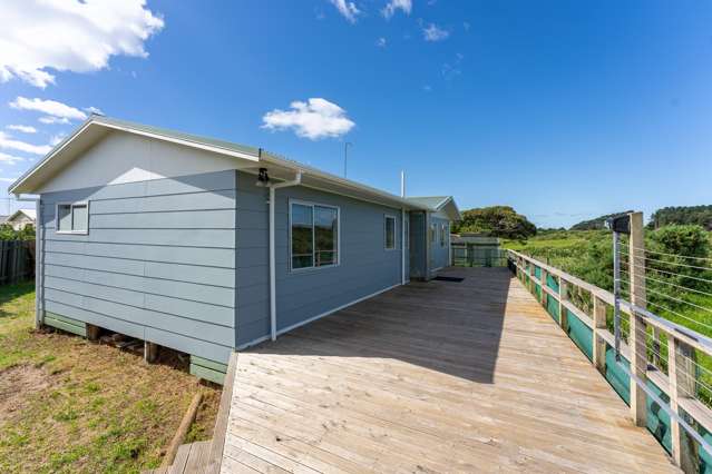 13 Simcox Street Otaki Beach_1