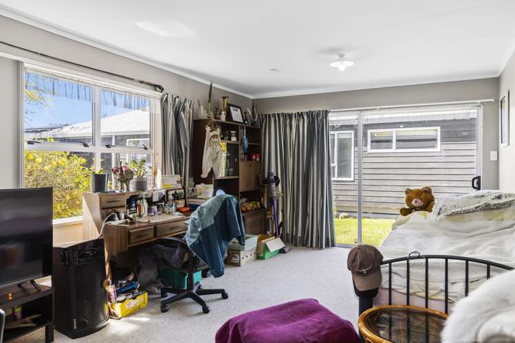 1 and 2/20 Stanley Street Wharewaka_31