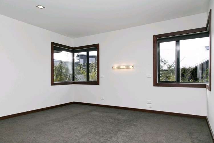 7 Coprosma Crescent Waipahihi_8