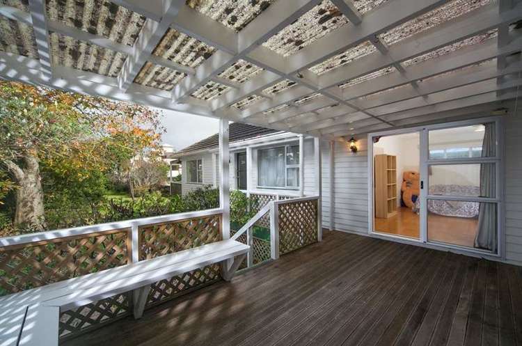 Netherlands Avenue Kelston_3