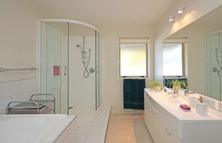 70 Airedale Road Weston_16