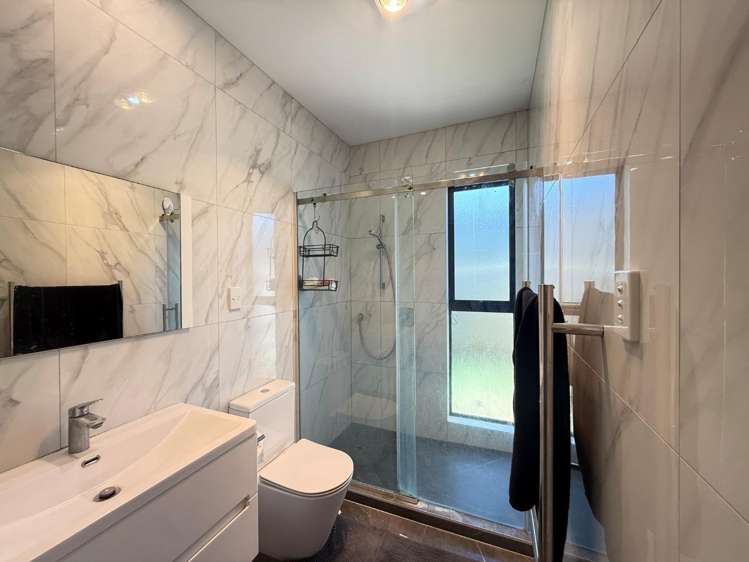 51 Jamish Drive 11044_7