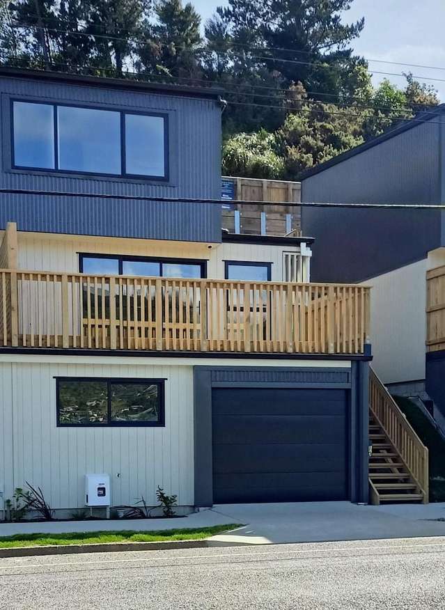 Great Central location-Easy living in Wainuiomata