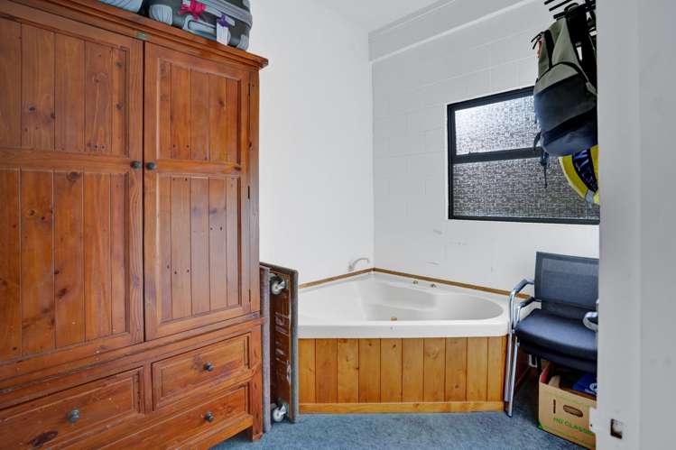 8b Squire Place Blagdon_42